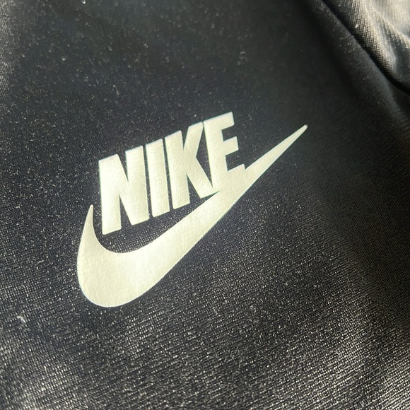 Nike tracksuit size 4/5years - Picture 3 of 4